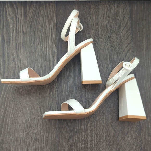 Raid Block Heel Sandal - Picture 8 of 9